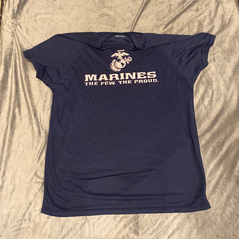 Marine Corps USMc shirt. Size Large.